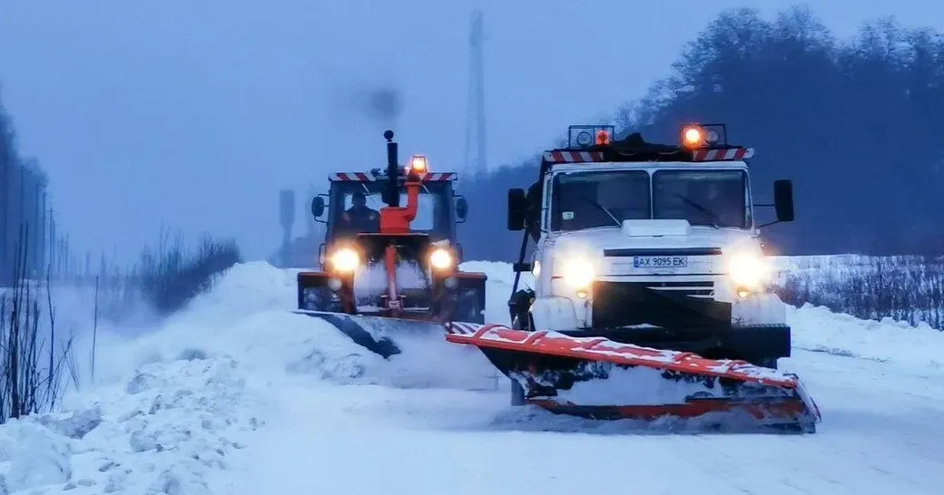 Головна світлина новини на сайті Gromada Group Жовтий рівень небезпеки та різке погіршення погодних умов: синоптики попереджають про туман та ожеледицю на порталі Gromada Group