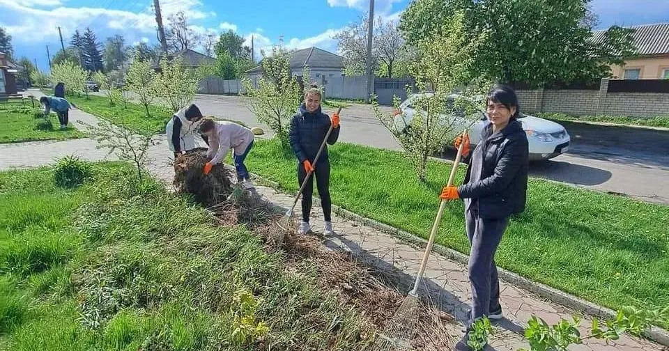 Фото з відкритих джерел На Люботинщині акцію "За чисте довкілля" підтримав відділ з питань інфраструктури міста на порталі Gromada Group